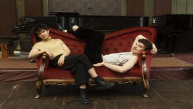 Johannes (er/ihm) und Nasti (dey/deren) Foto: Thi Thuy Nhi Tran